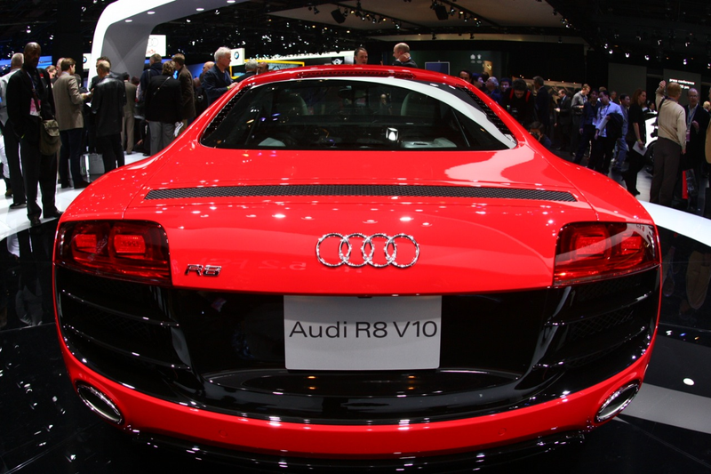 Illustration for article titled Audi R8 5.2 FSI Makes Live Detroit Debut